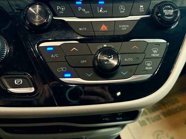 Used 2019 Chrysler Pacifica Touring-L Plus w/ Advanced Safetytec Group image 17