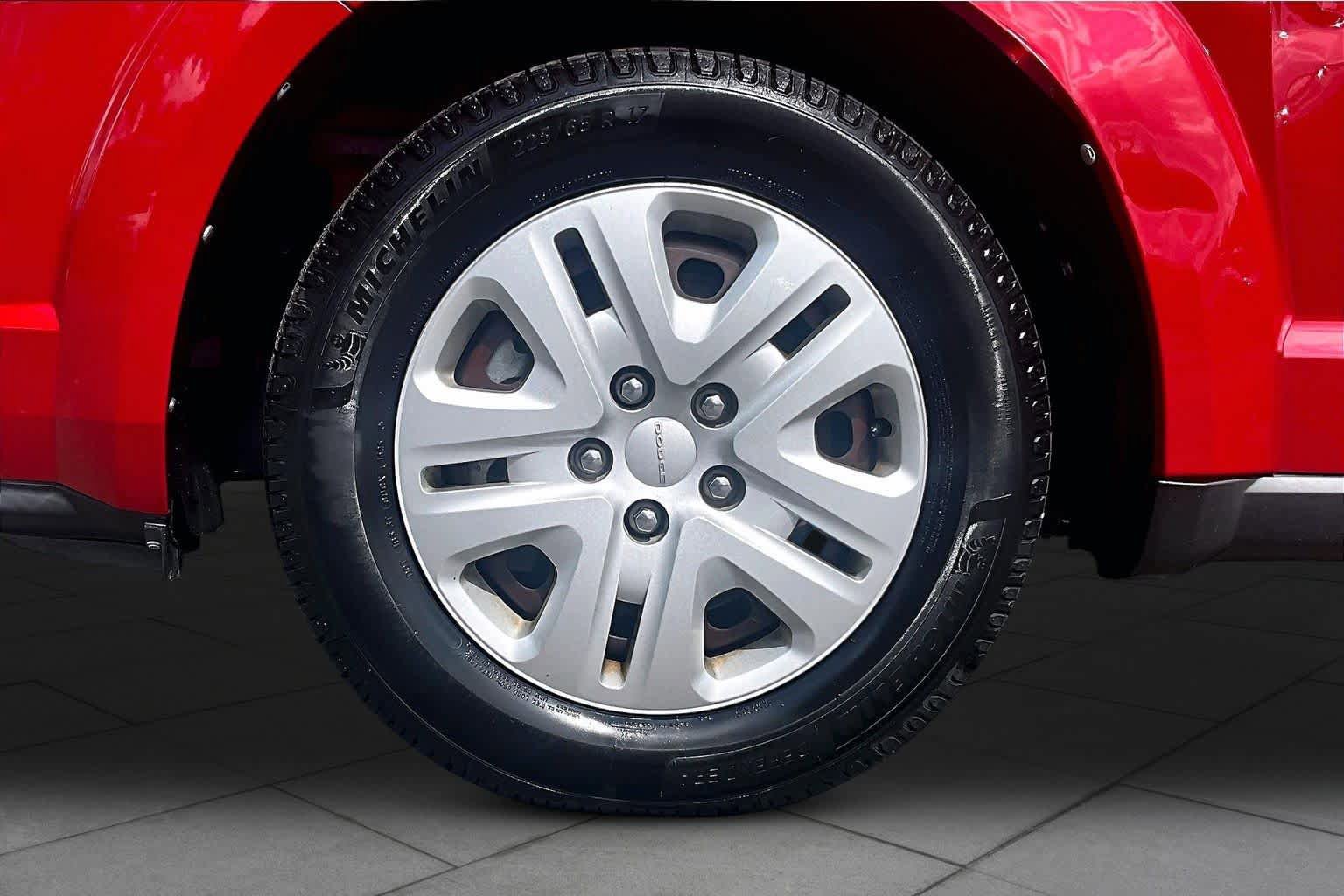 Used 2016 Dodge Journey SE w/ Flexible Seating Group FWD image 11