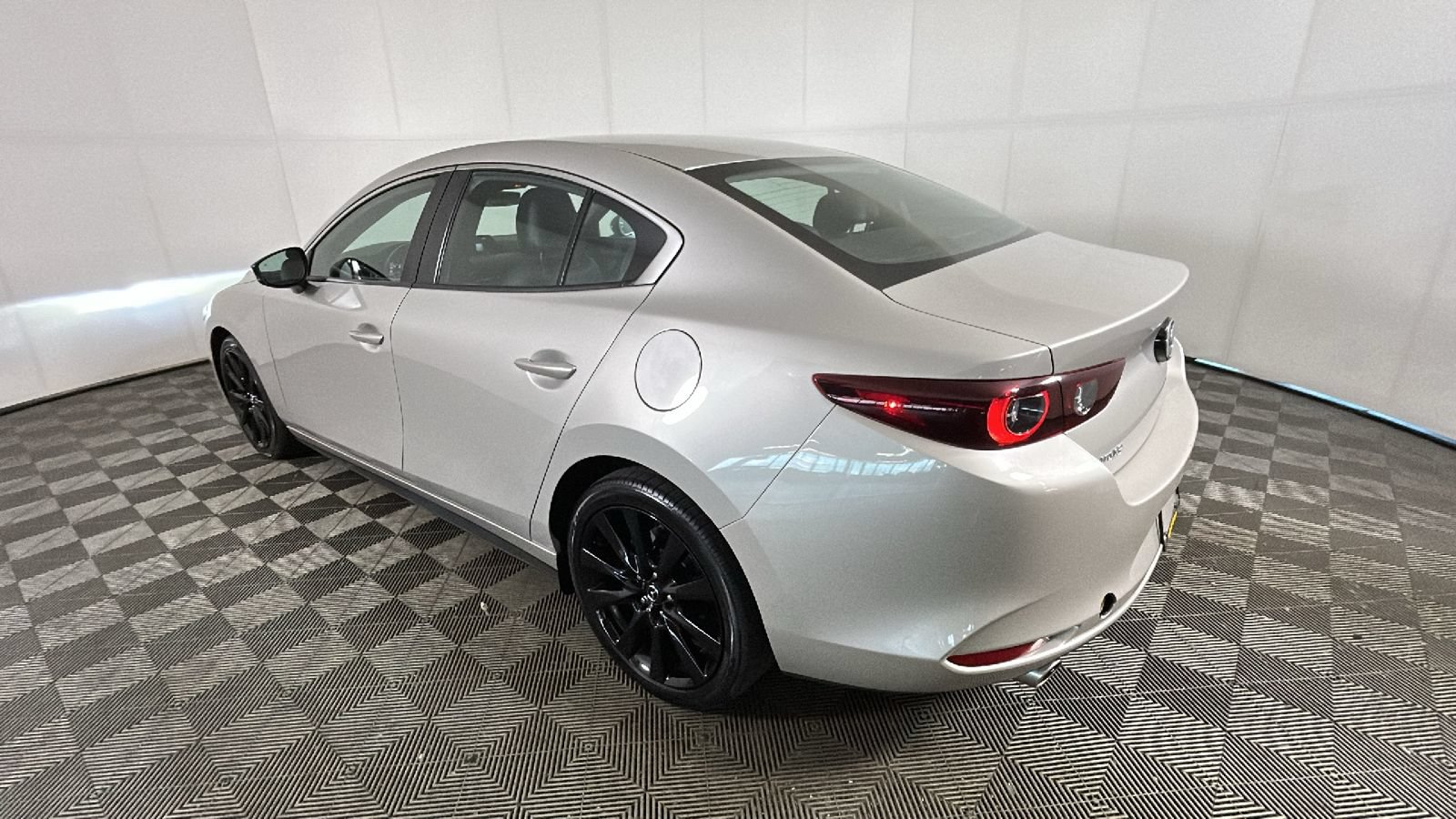 Used 2024 MAZDA MAZDA3 s FWD image 5