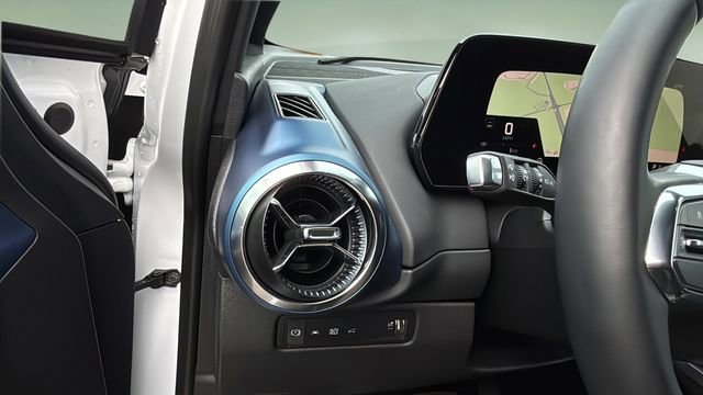 Certified 2025 Chevrolet Equinox EV LT w/ Convenience Package image 21