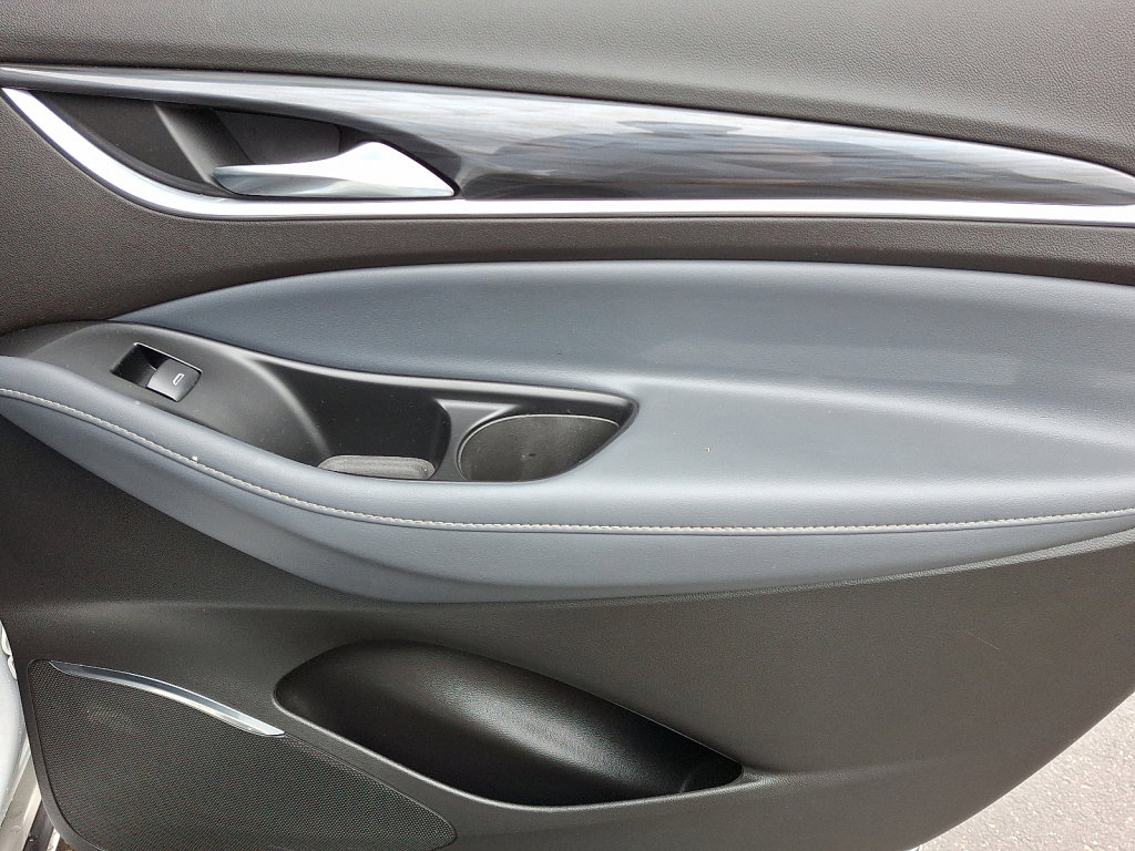 Used 2024 Buick Enclave Premium image 14