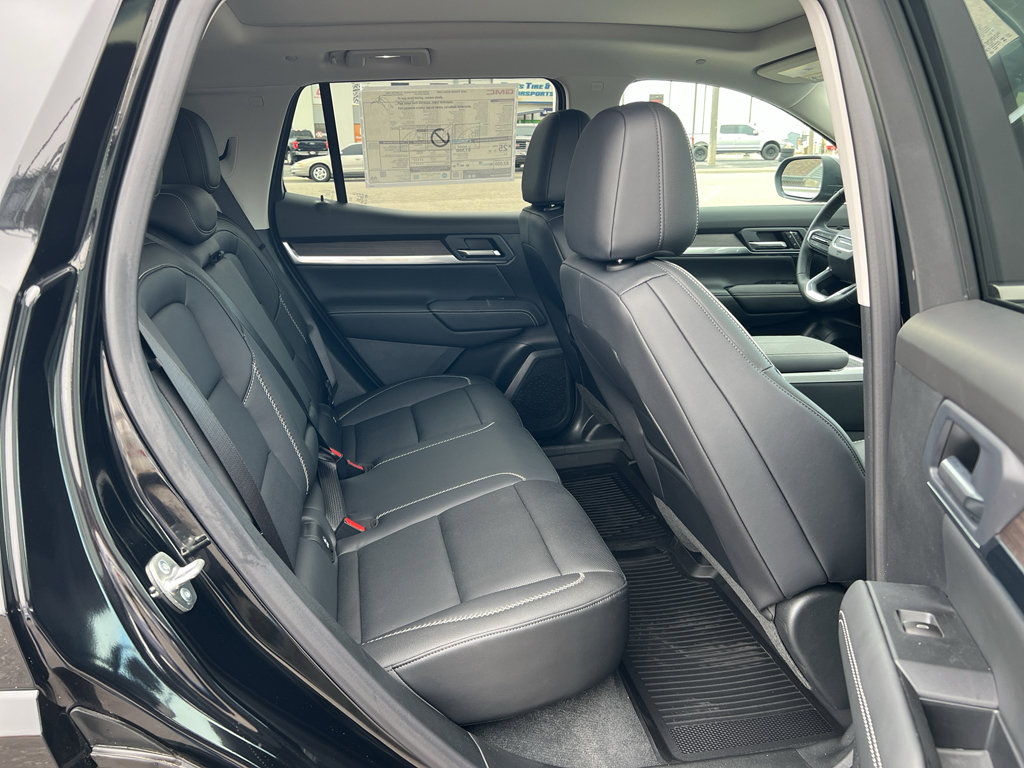 New 2026 GMC Terrain Denali w/ LPO, Black Badging Package image 24