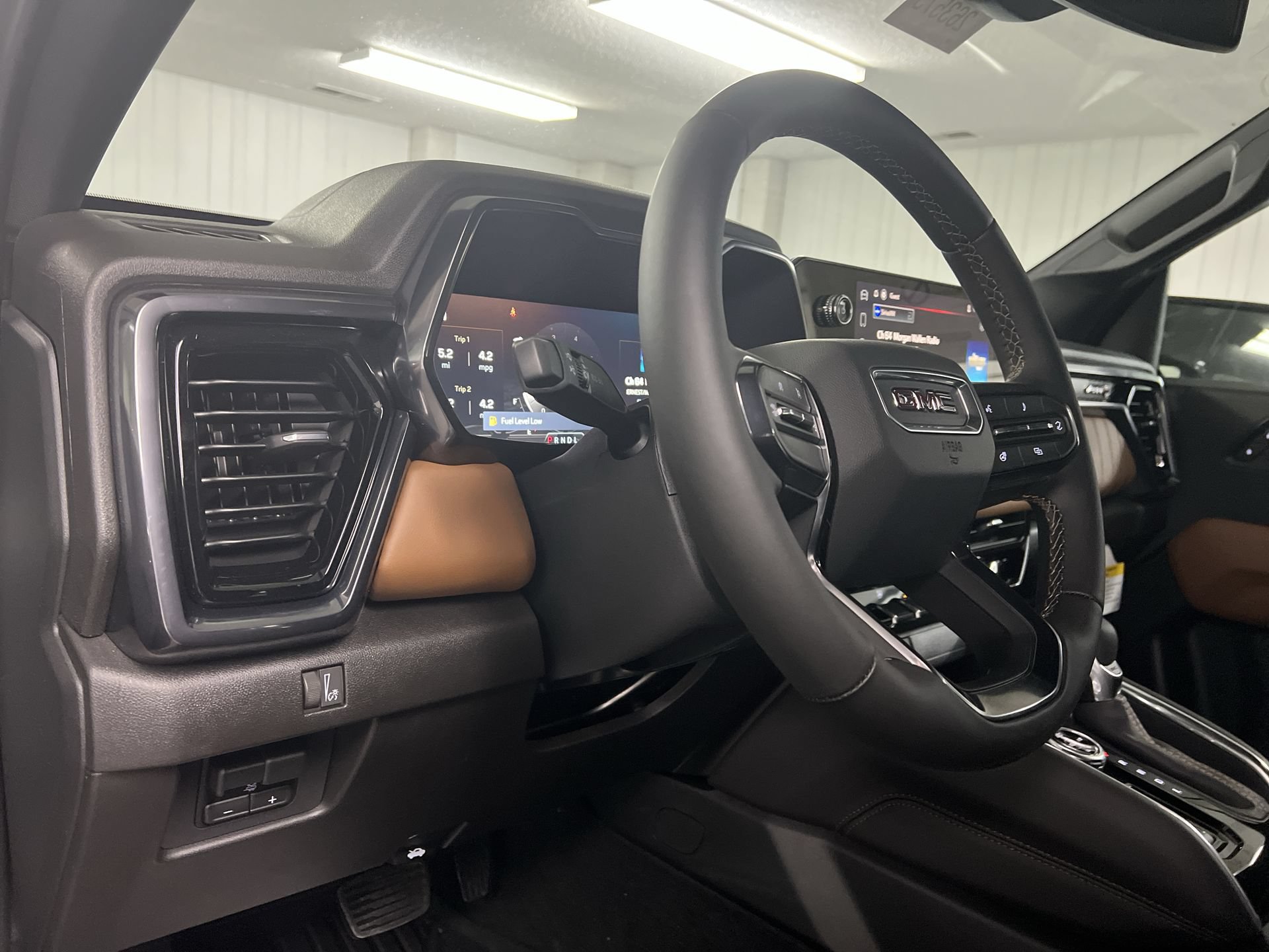 New 2026 GMC Canyon AT4 w/ Technology Plus Package AWD/4WD image 46
