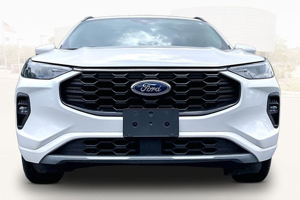 Used 2023 Ford Escape ST-Line Select AWD/4WD image 2