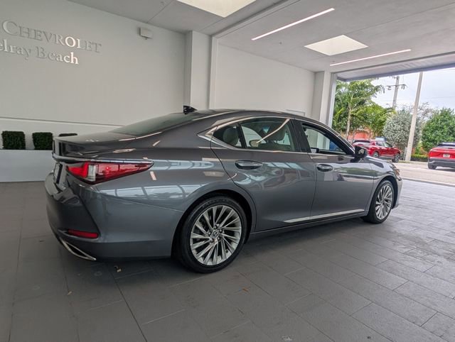 Used 2019 Lexus ES 350 Ultra Luxury w/ Accessory Package 2 image 12