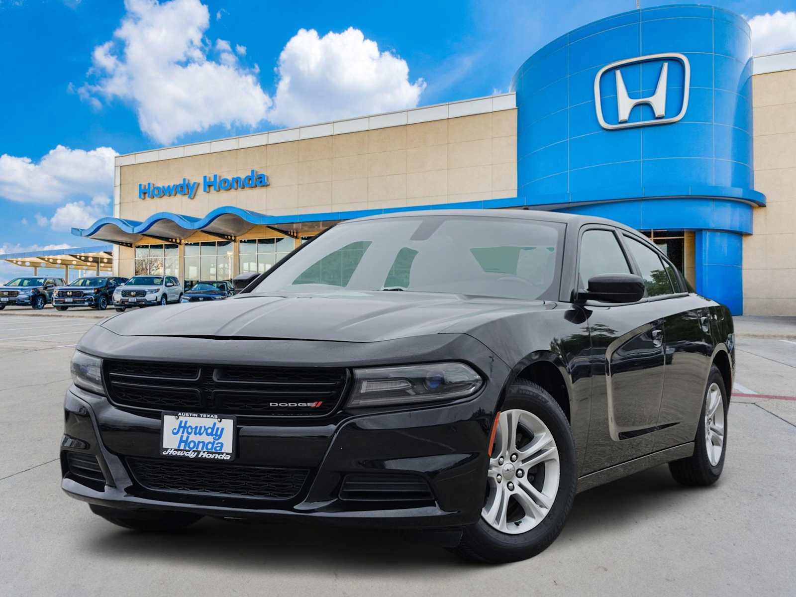 Used 2019 Dodge Charger SXT RWD image 1