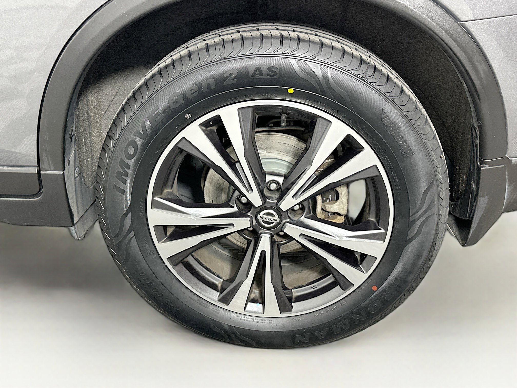 Used 2020 Nissan Rogue SV w/ Premium Package image 11