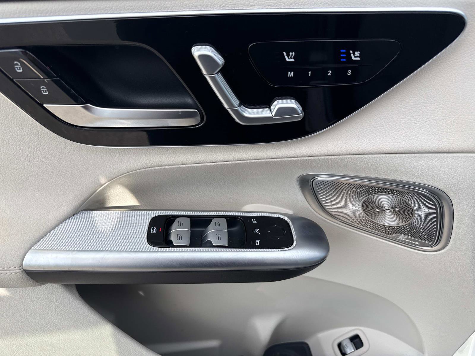 Used 2025 Mercedes-Benz GLC 300 image 20