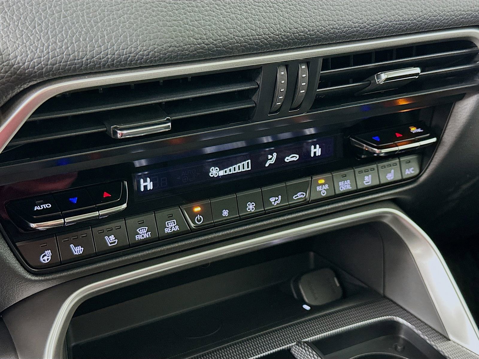 New 2026 MAZDA CX-90 Plug-In Hybrid w/ Preferred AWD/4WD image 16