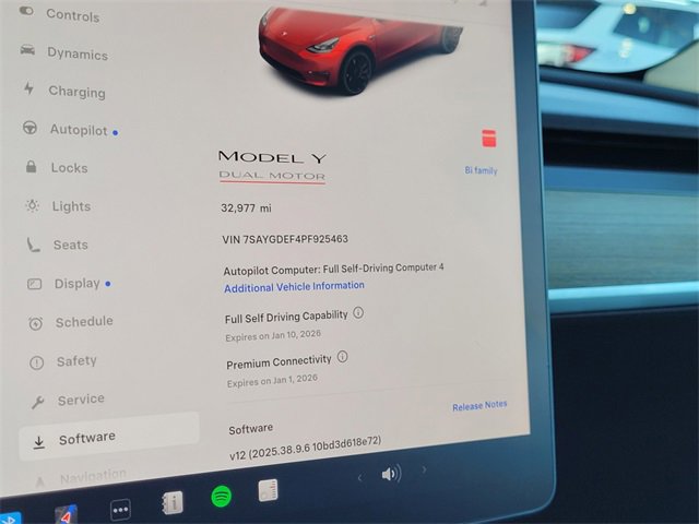 Used 2023 Tesla Model Y Performance image 12