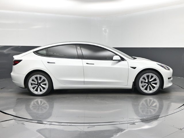 Used 2023 Tesla Model 3 Standard Range RWD image 2