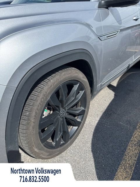 Used 2021 Volkswagen Atlas Cross Sport SEL R-Line AWD/4WD image 3