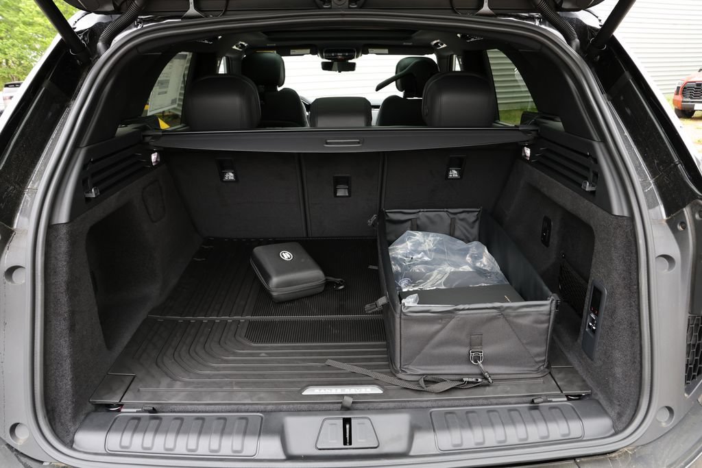New 2025 Land Rover Range Rover Sport SE AWD/4WD image 15