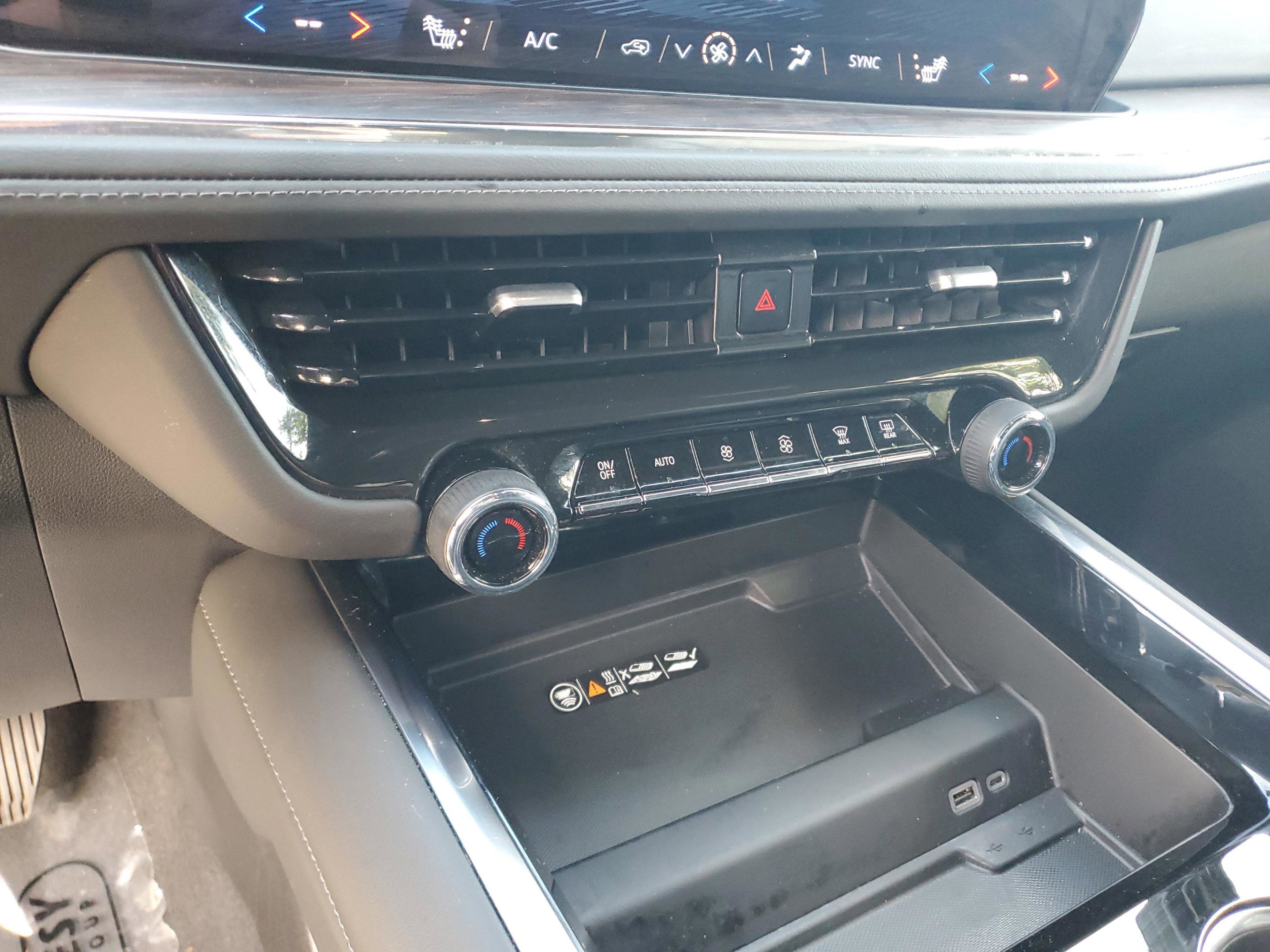 Used 2025 Chevrolet Tahoe LT image 22