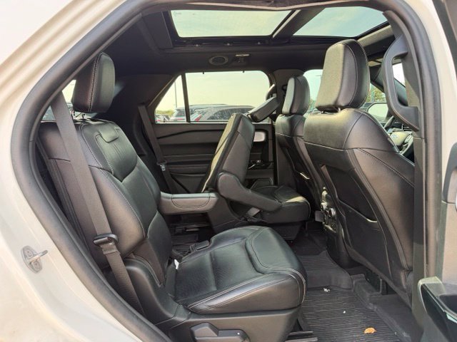 Used 2024 Ford Explorer ST w/ Equipment Group 401A AWD/4WD image 11