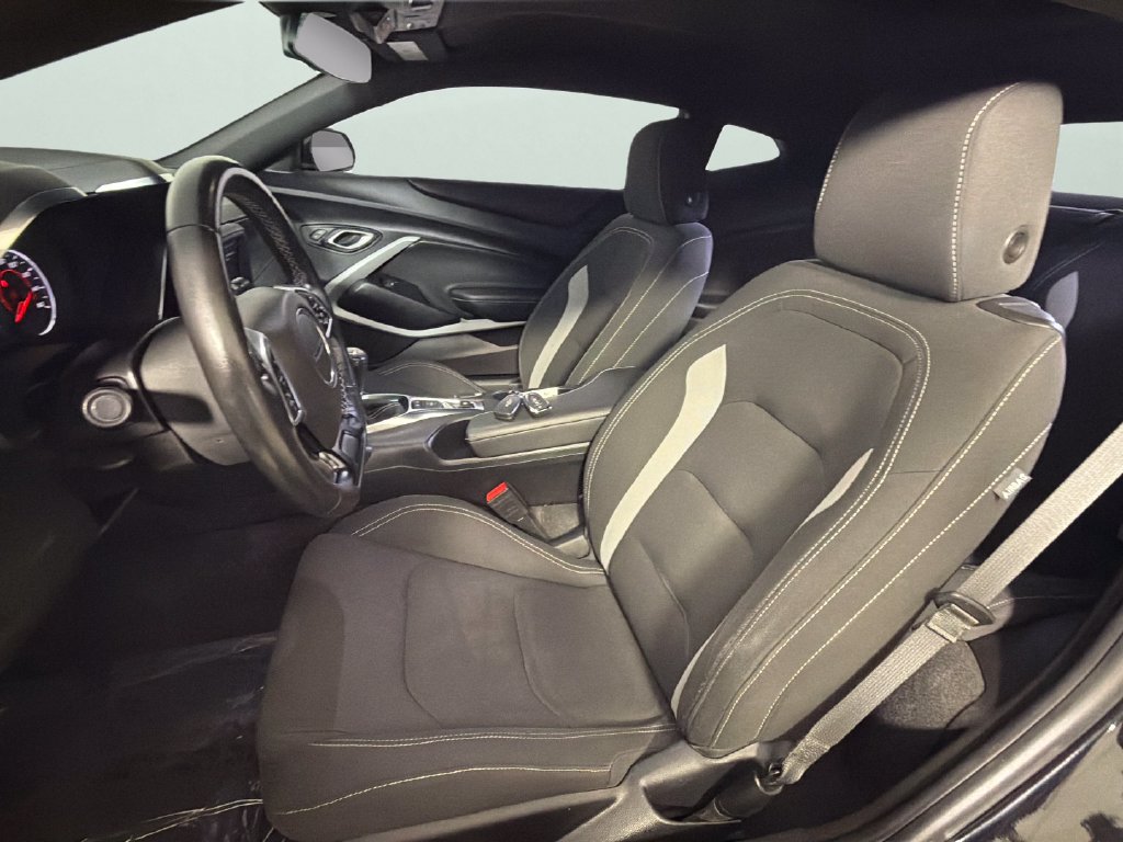Used 2020 Chevrolet Camaro LS RWD image 17