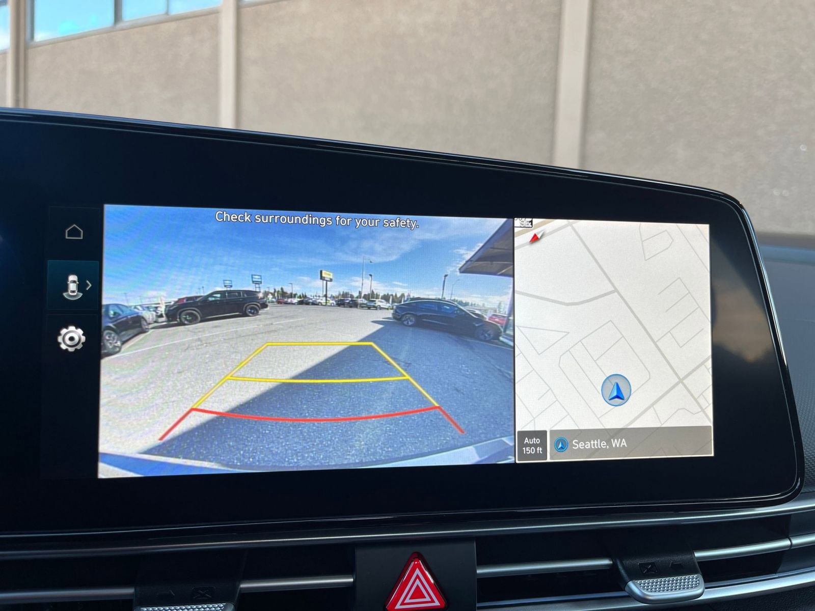 Used 2025 Hyundai Elantra SEL FWD image 25