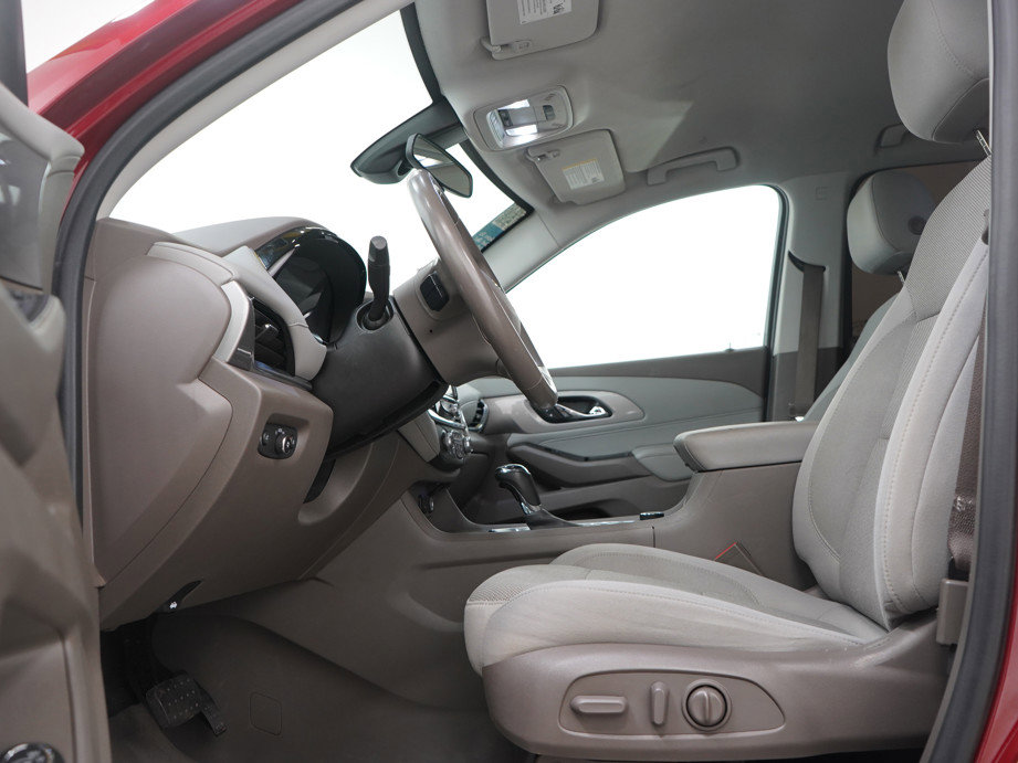 Used 2020 Chevrolet Traverse LT w/ Driver Confidence II Package image 24
