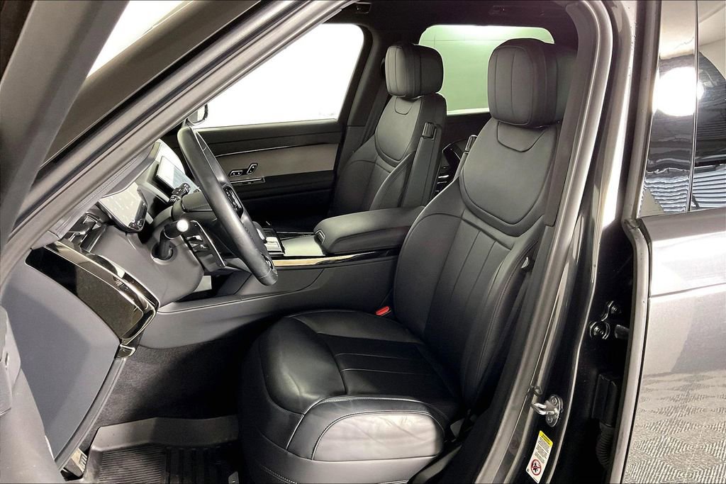Used 2025 Land Rover Range Rover Sport Dynamic SE image 24