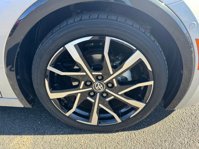 Used 2024 Toyota Prius Prime Premium w/ Advanced Technology Package image 9