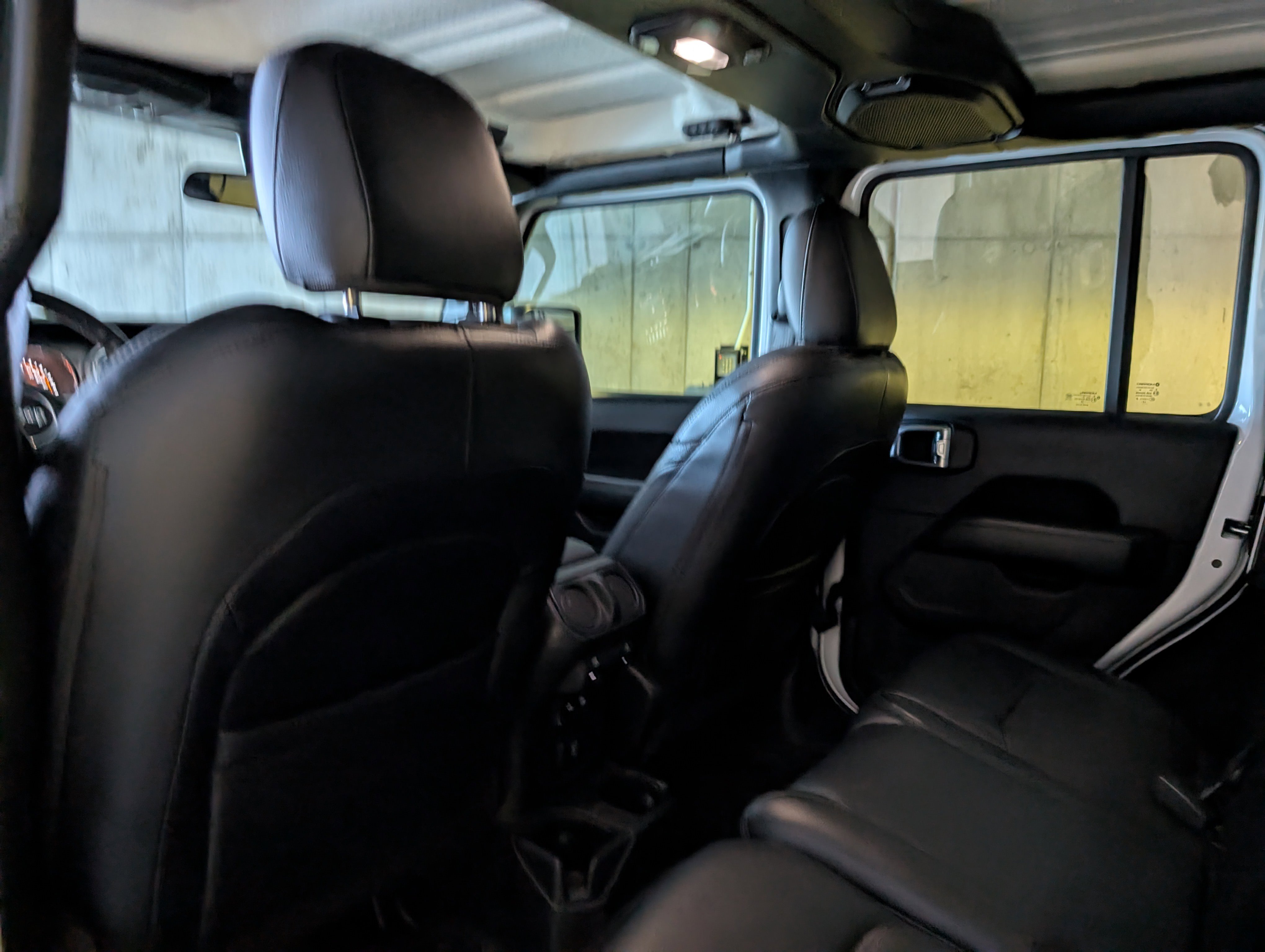 Used 2018 Jeep Wrangler Unlimited Sahara image 24