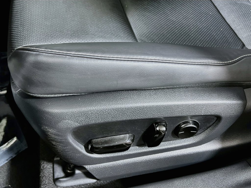 Used 2025 Lexus UX 300h AWD w/ Cold Area Package image 18