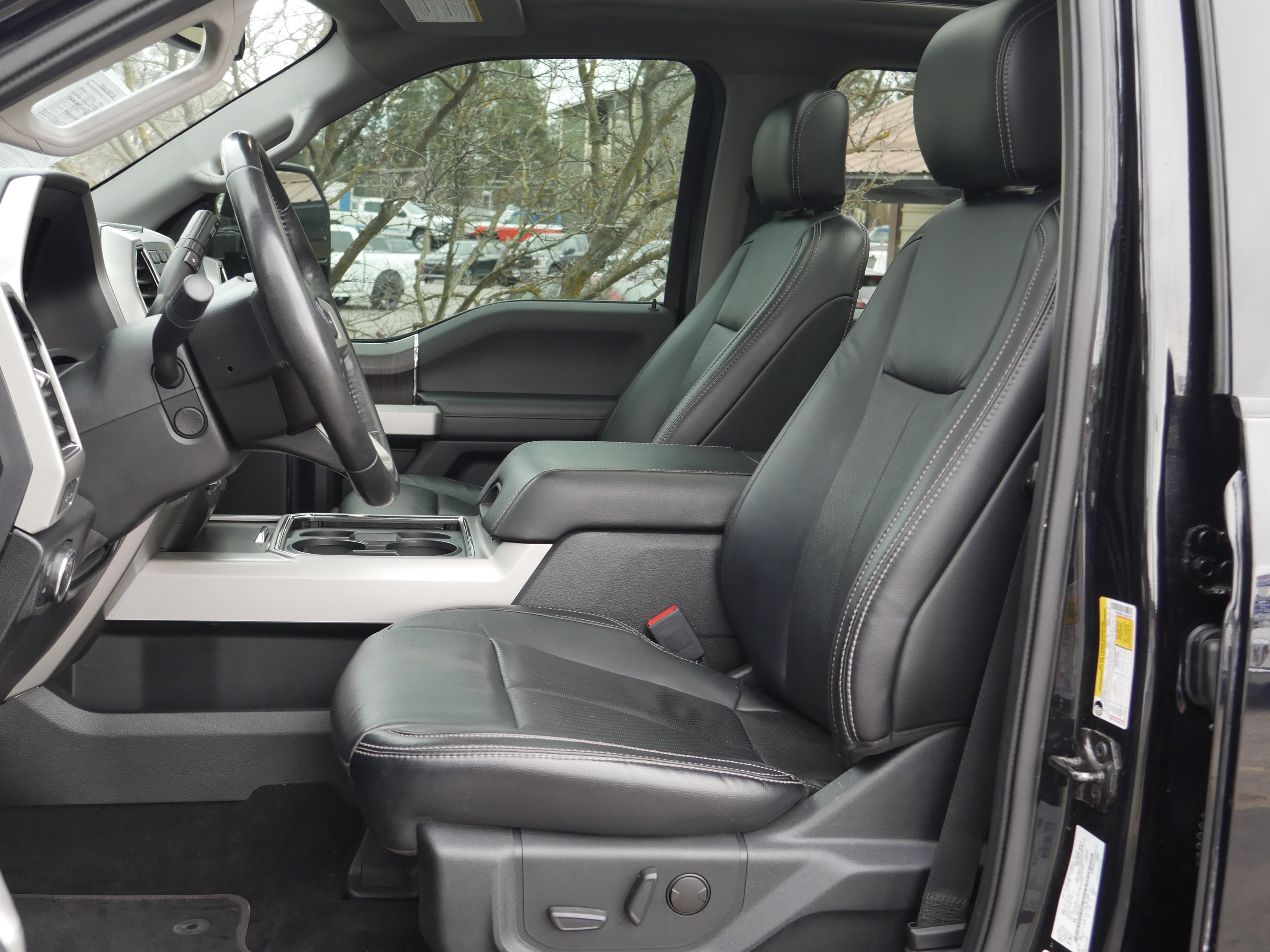 Used 2020 Ford F350 Lariat w/ Lariat Ultimate Package image 10