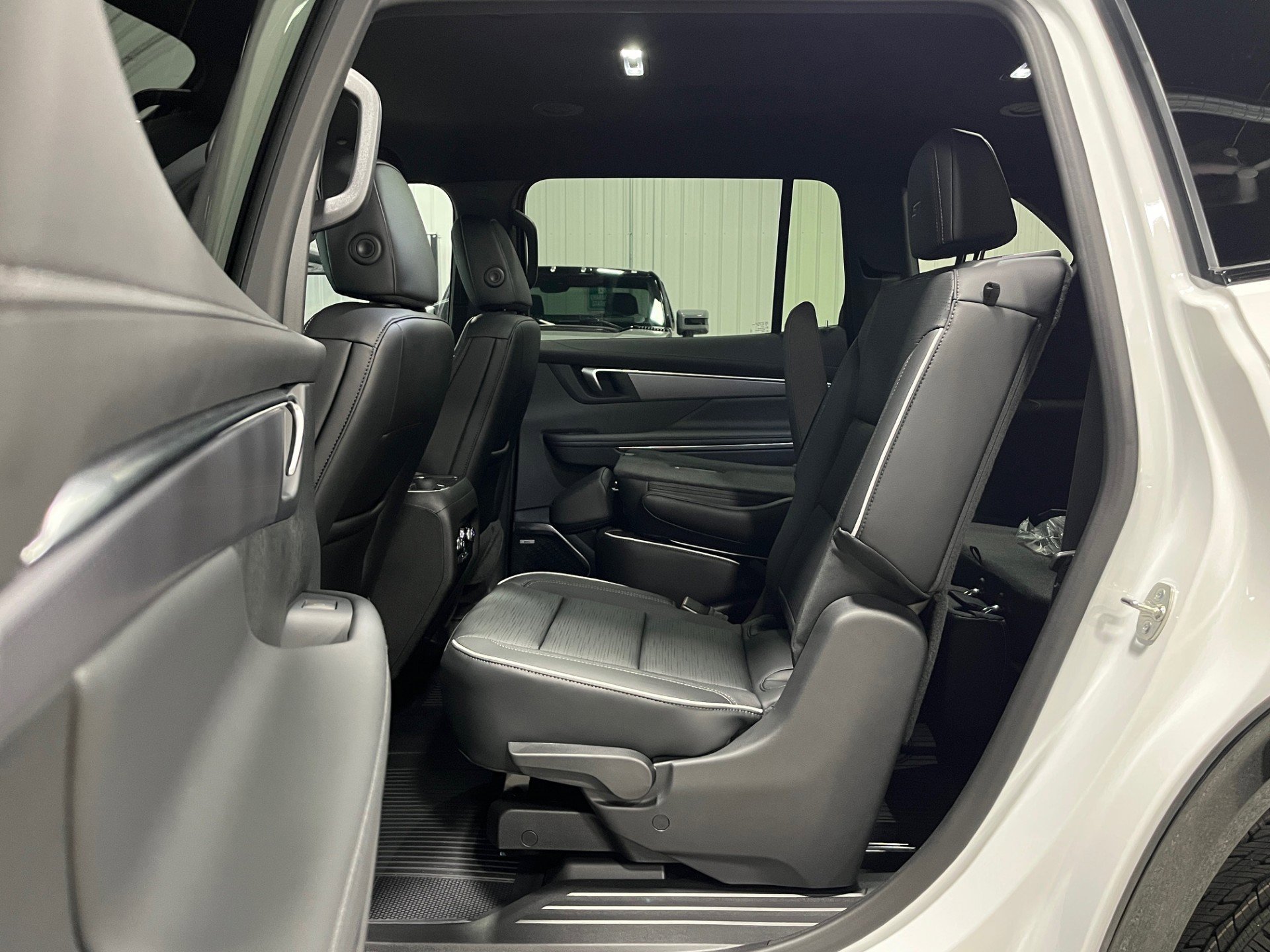 New 2026 Buick Enclave Sport Touring w/ LPO, Floor Liner Package image 9