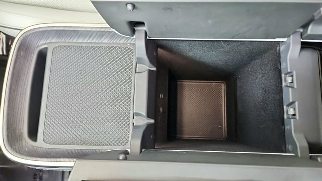 Used 2024 Rivian R1S Adventure image 54