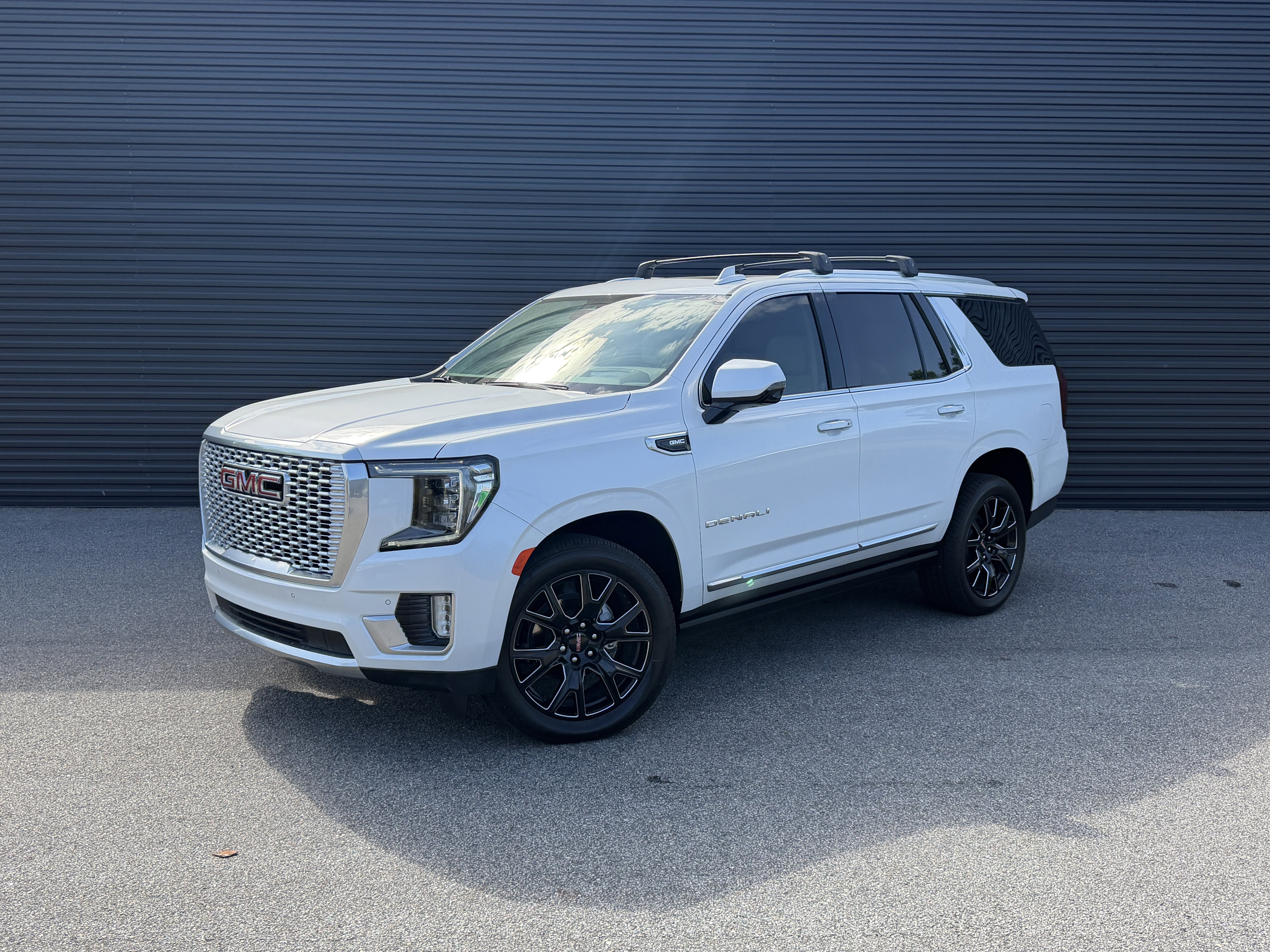Used 2024 GMC Yukon Denali image 1