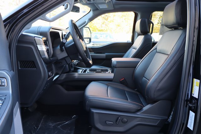 New 2026 Ford F250 Lariat w/ Black Appearance Package image 24