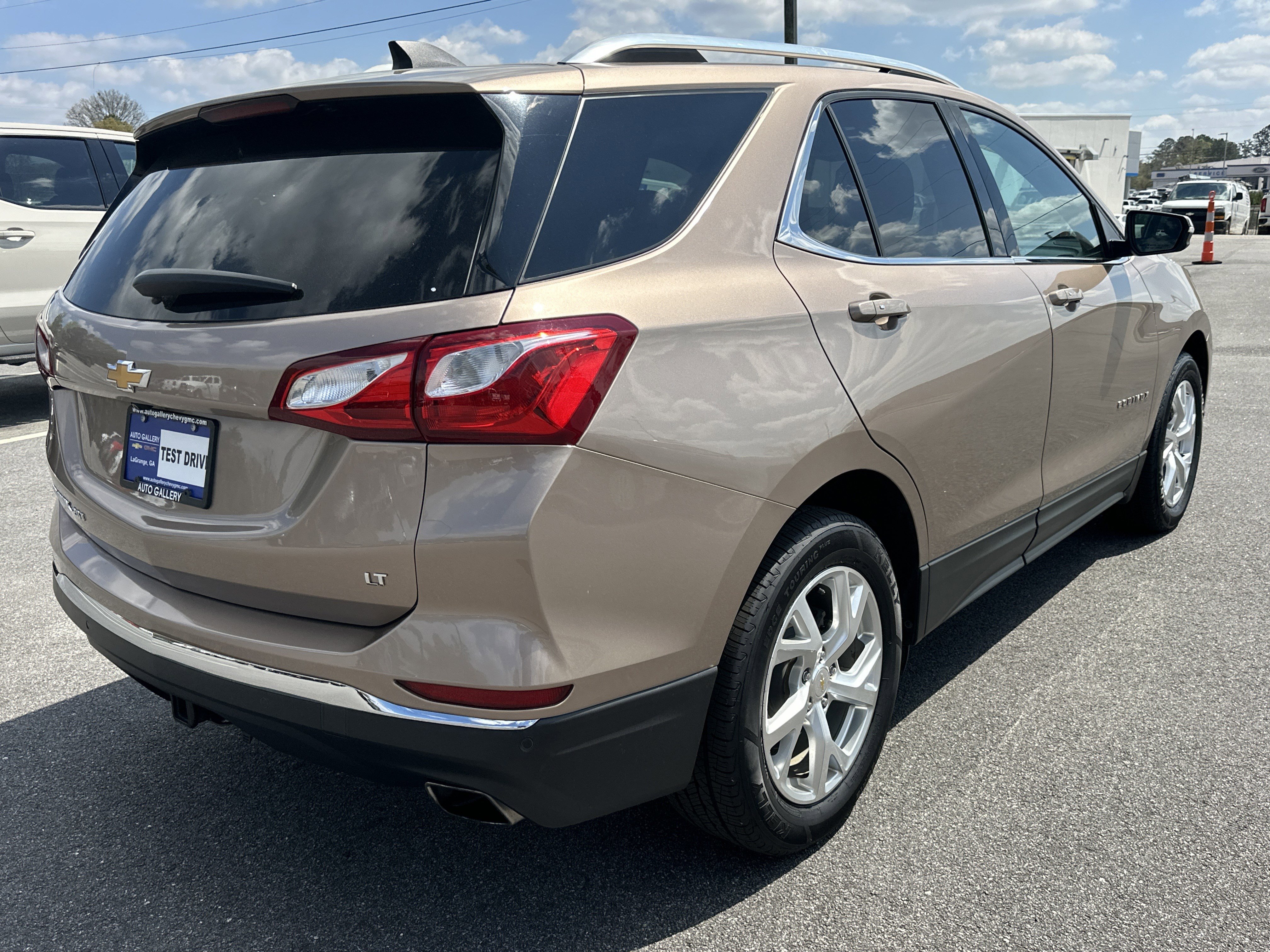 Used 2019 Chevrolet Equinox LT w/ Sun & Navigation Package image 6