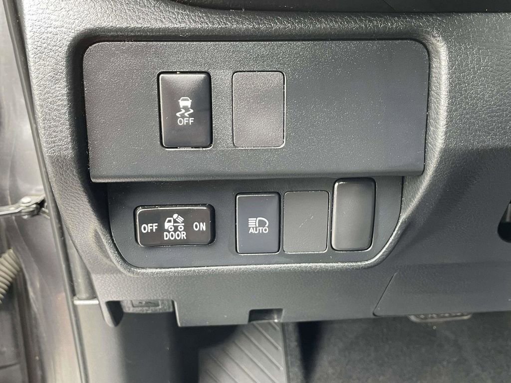 Used 2021 Toyota Tacoma SR AWD/4WD image 23
