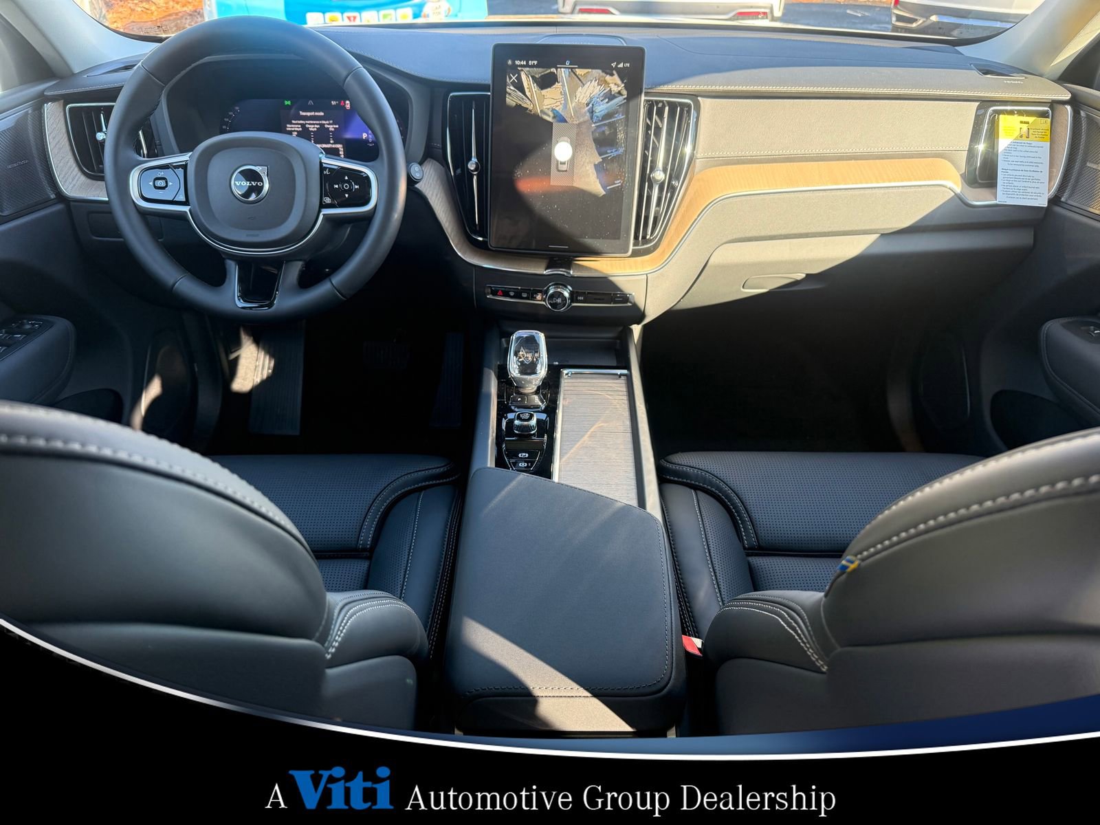 Used 2026 Volvo XC60 B5 Ultra w/ Protection Package Premier AWD/4WD image 2