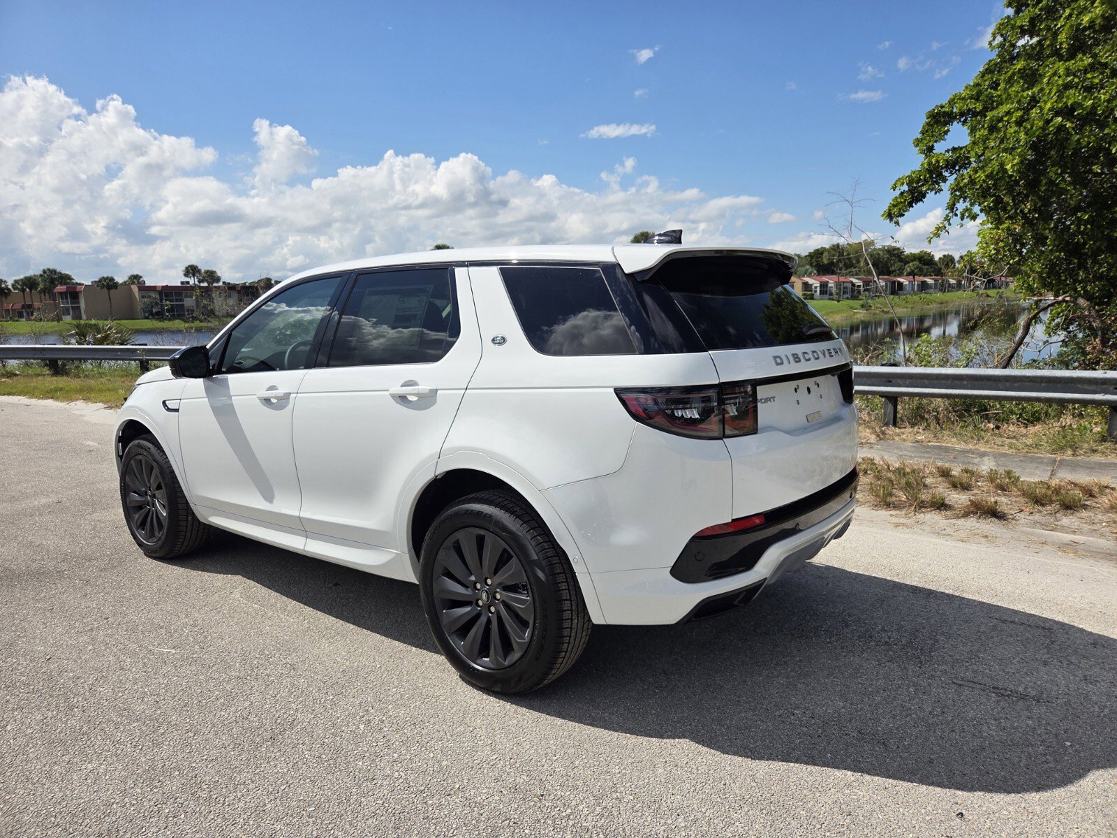 New 2025 Land Rover Discovery Sport S video 2