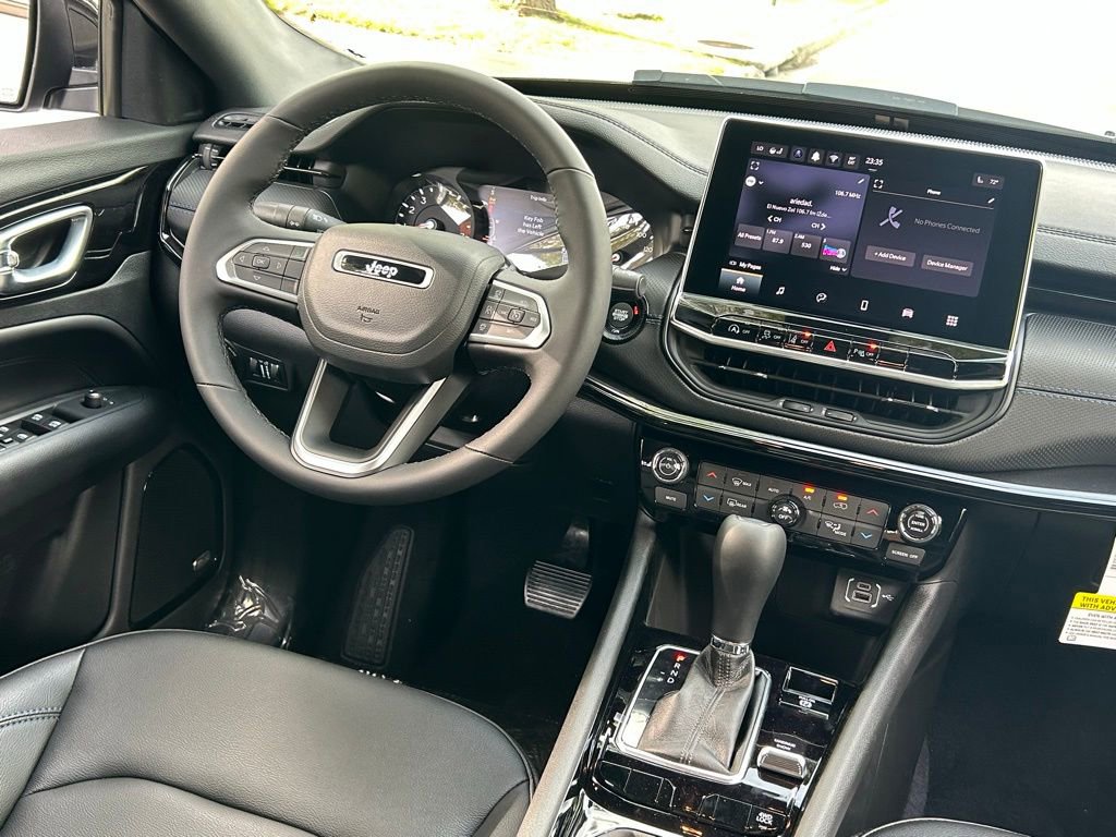 New 2025 Jeep Compass Limited w/ Sun & Sound Group AWD/4WD image 11