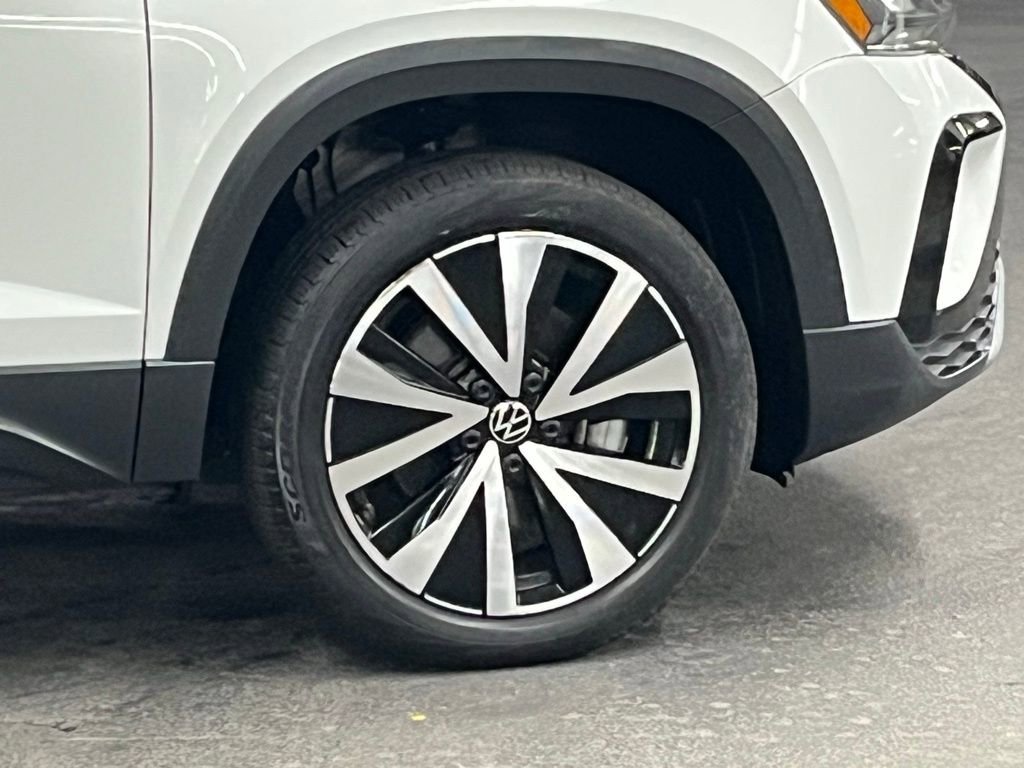 Certified 2023 Volkswagen Taos SE w/ Panoramic Sunroof Package image 38