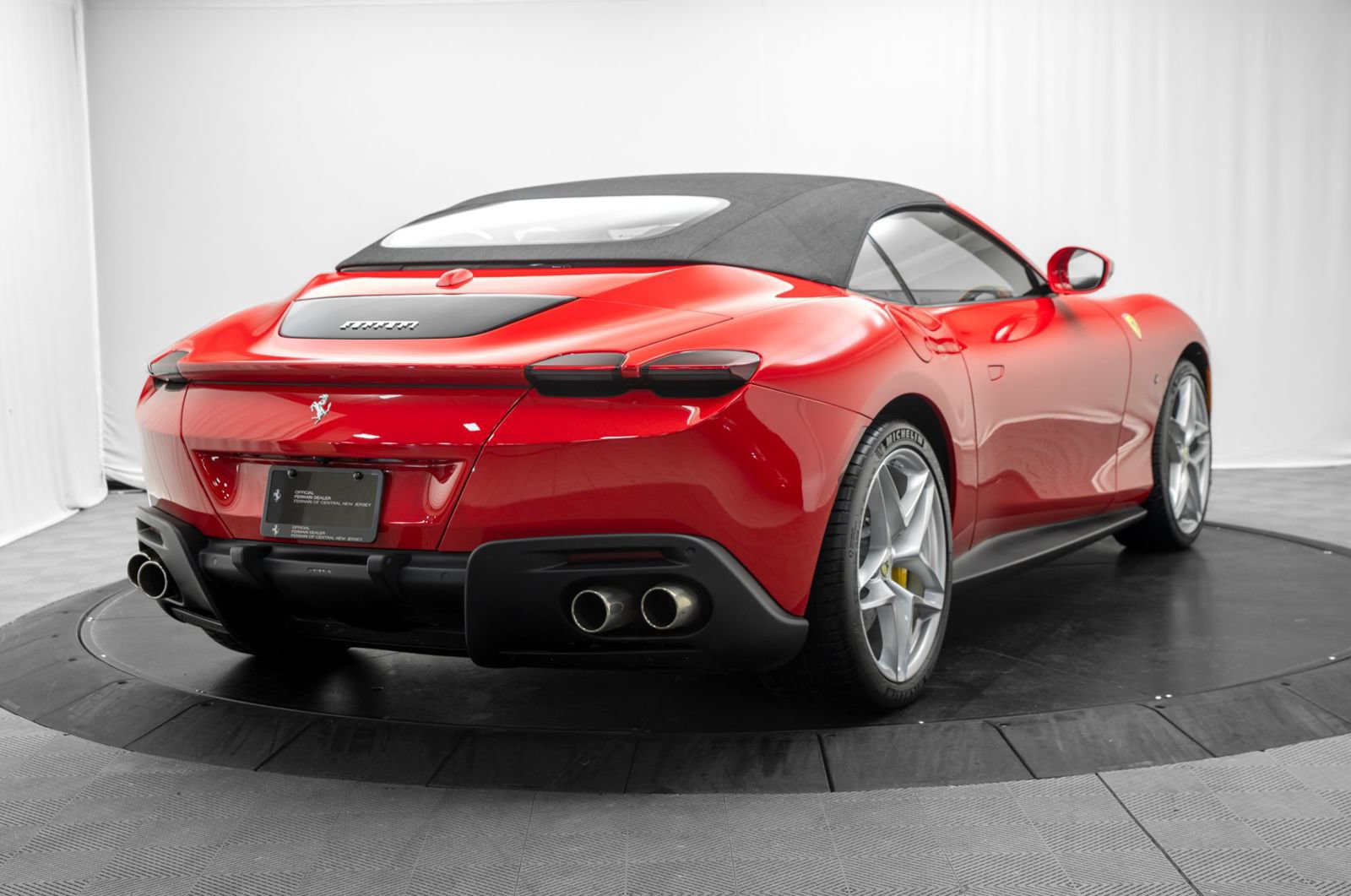 Used 2026 Ferrari Roma Spider RWD image 15