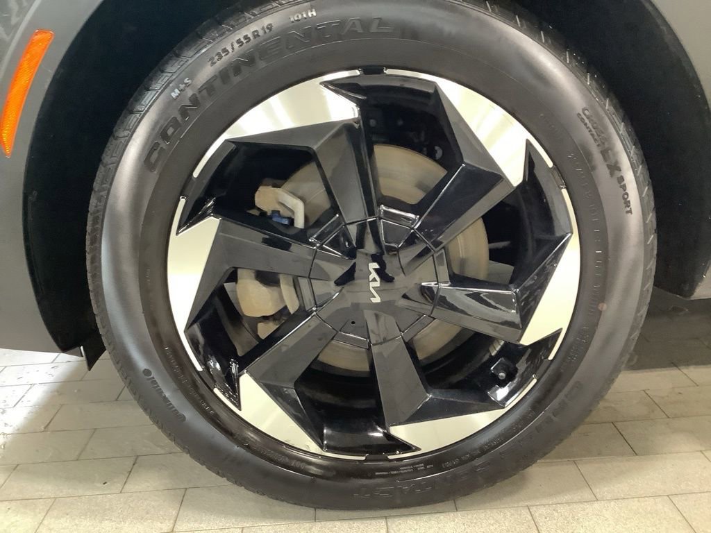 Certified 2025 Kia Sorento EX image 25