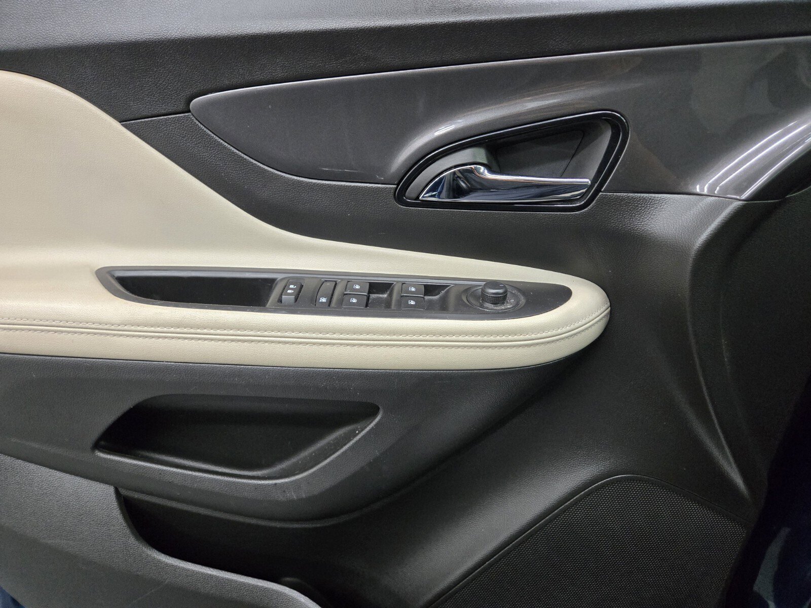 Used 2019 Buick Encore Preferred w/ Safety Package FWD image 15