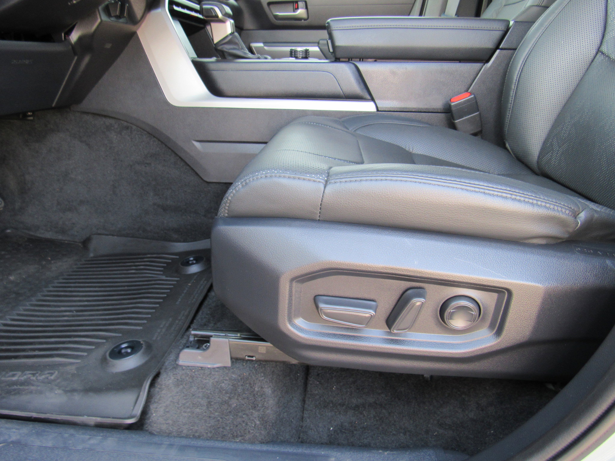 Used 2024 Toyota Tundra SR5 w/ SR5 Premium Package AWD/4WD image 14