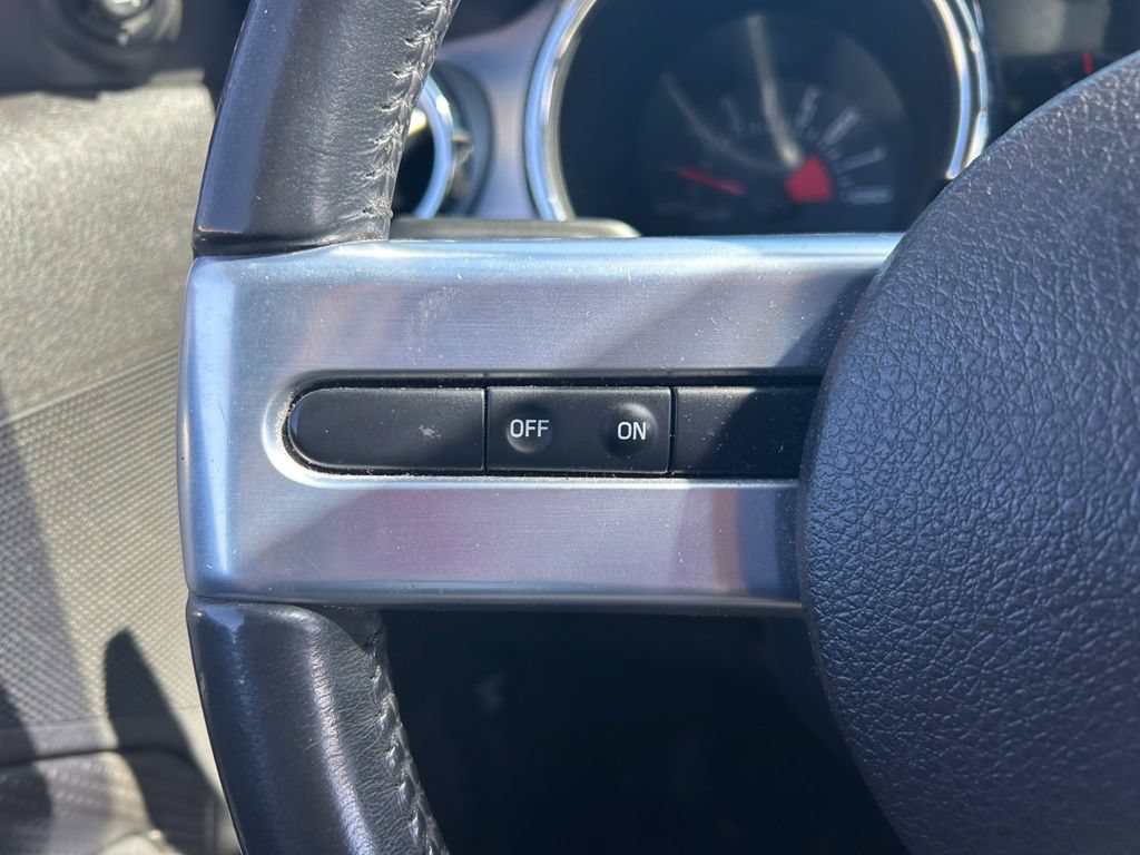 Used 2005 Ford Mustang GT RWD image 22