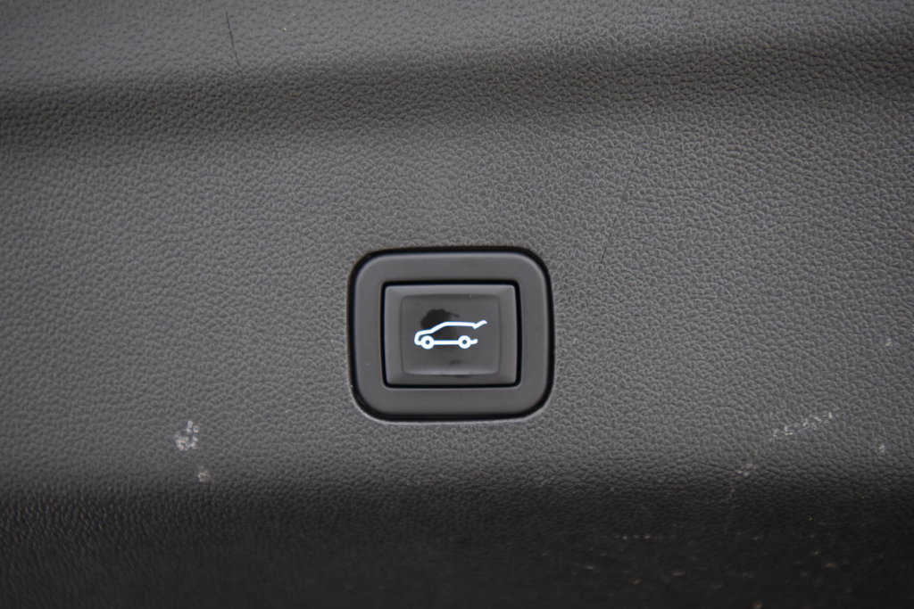 Used 2024 Chevrolet Suburban RST w/ Luxury Package AWD/4WD image 26