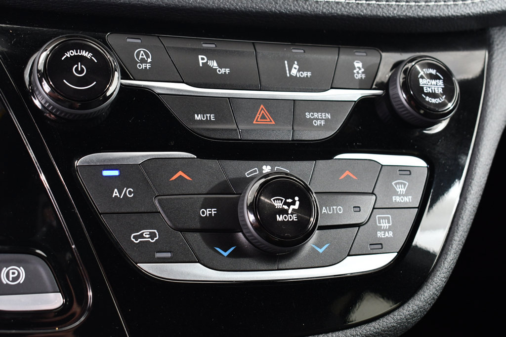 Used 2026 Chrysler Pacifica Select FWD image 29