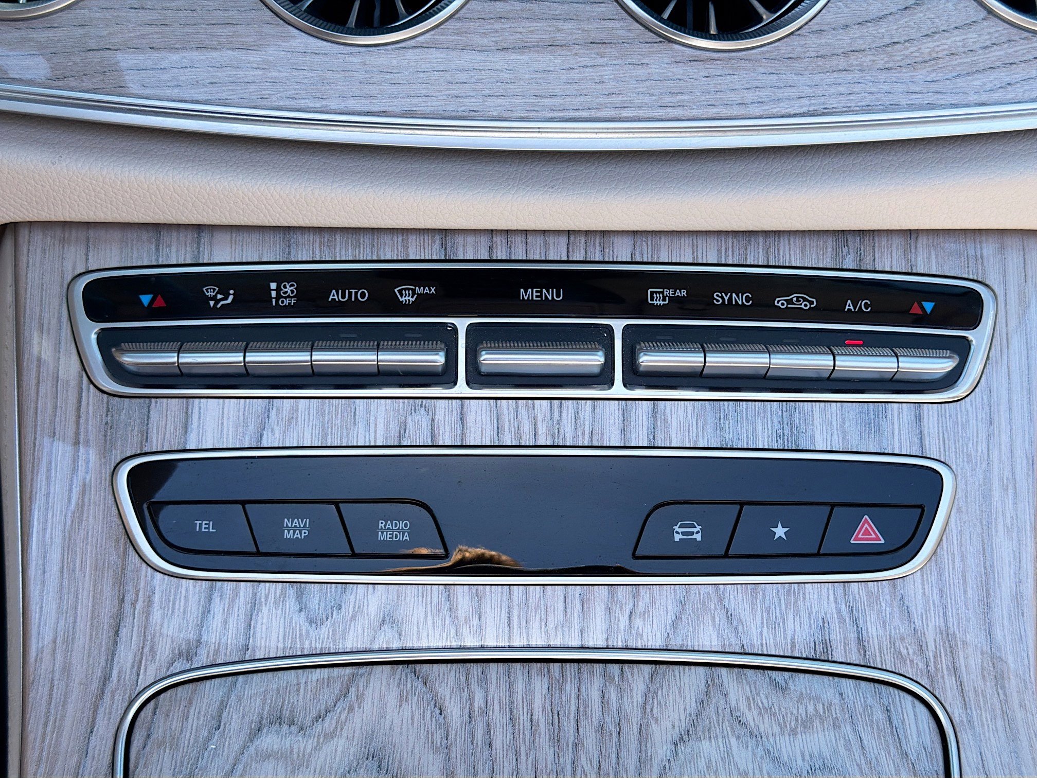 Used 2023 Mercedes-Benz E 450 4MATIC Cabriolet image 47