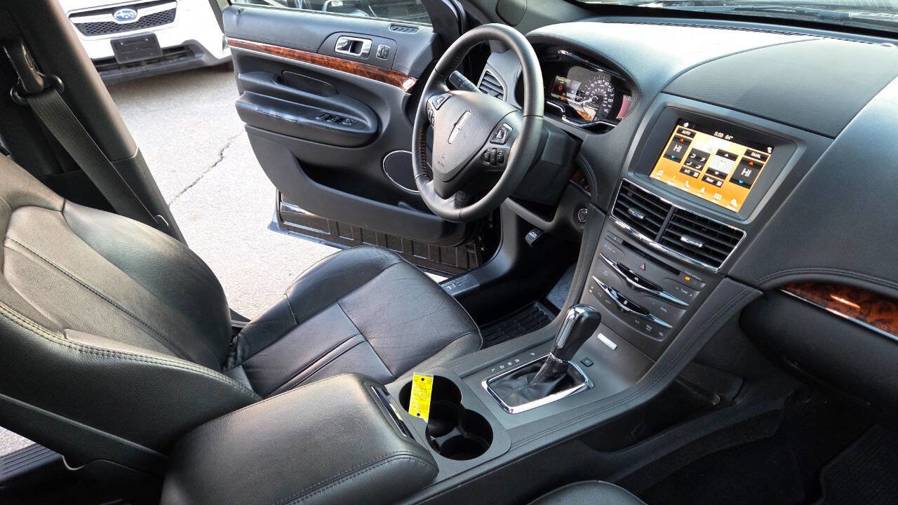 Used 2019 Lincoln MKT AWD image 42