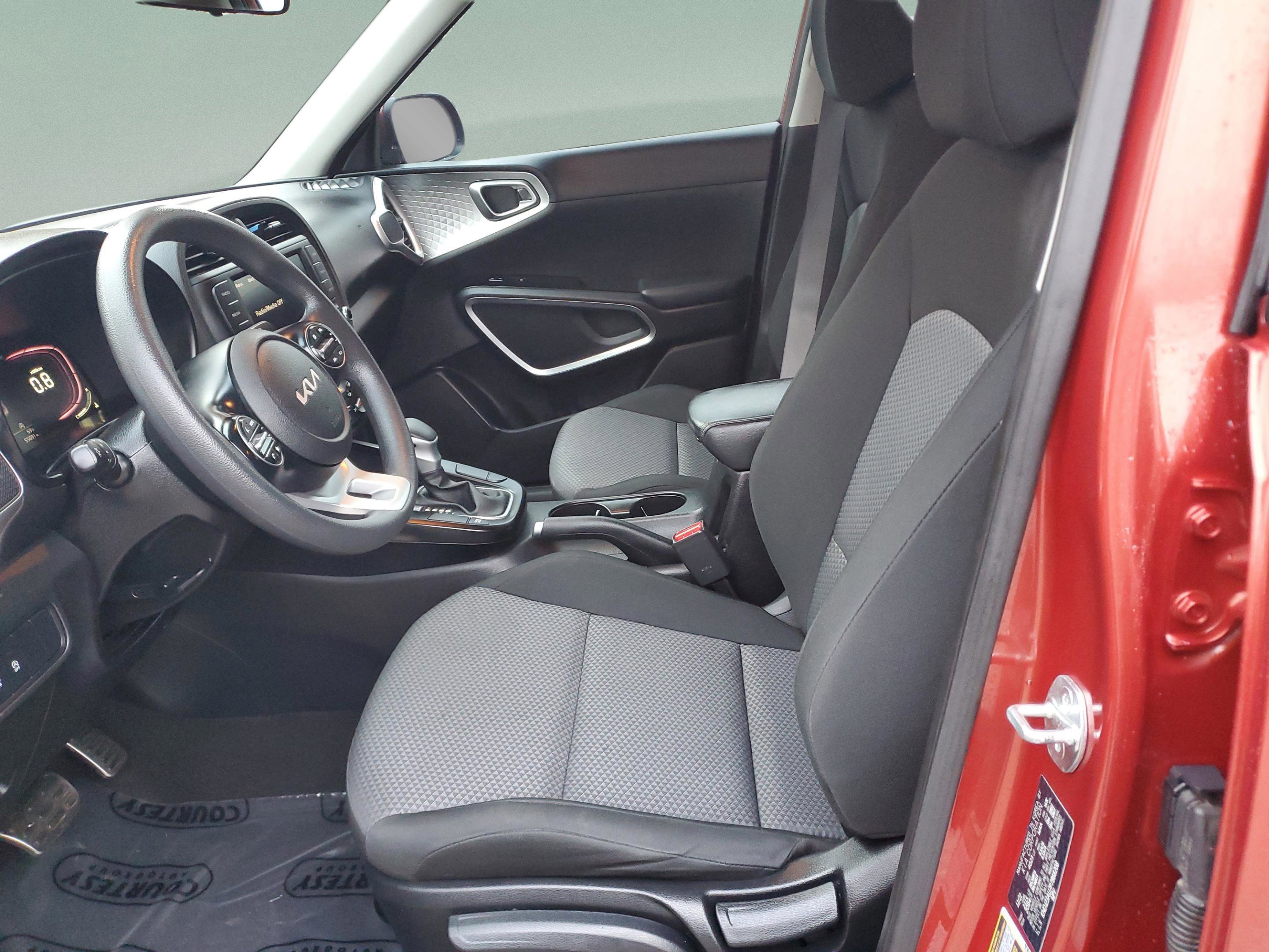 Certified 2023 Kia Soul LX w/ LX Technology Package image 13