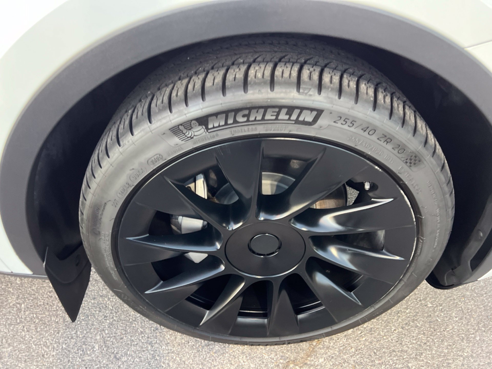Used 2021 Tesla Model Y Long Range AWD/4WD image 13