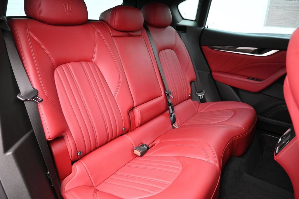 Used 2023 Maserati Levante GT AWD/4WD image 23