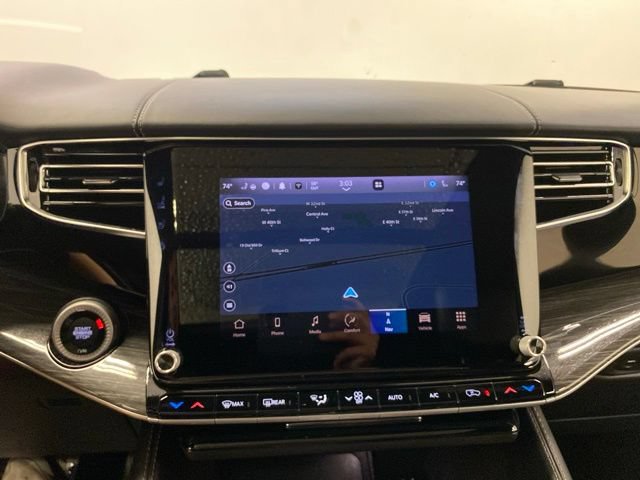 Used 2022 Jeep Wagoneer Series III w/ Premium Group I AWD/4WD image 11